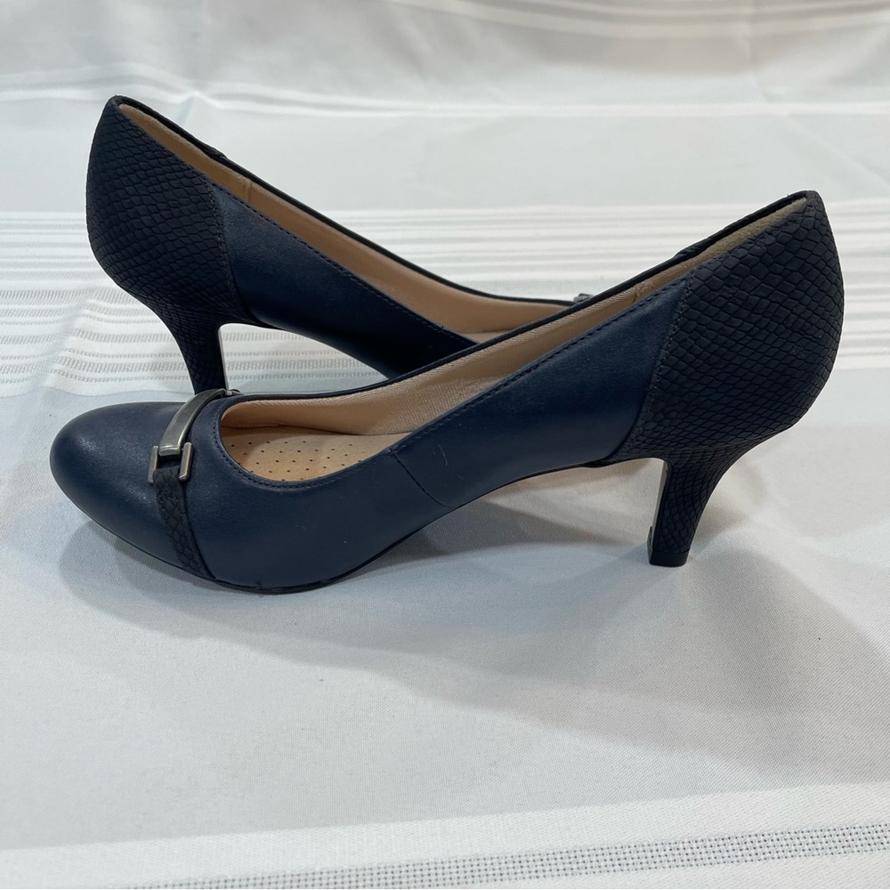 Life Stride Blue Heels Elegant Design